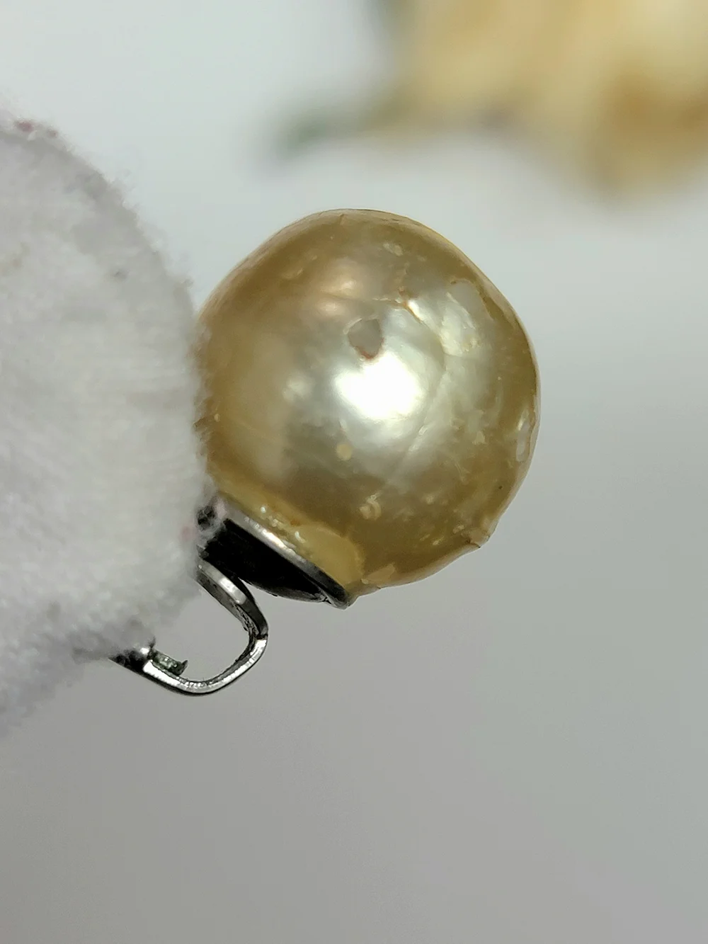 Vintage Kenneth Jay Lane KJL Faux Pearl Clip Earrings Silver Tone Designer Sign - Picture 8 of 9